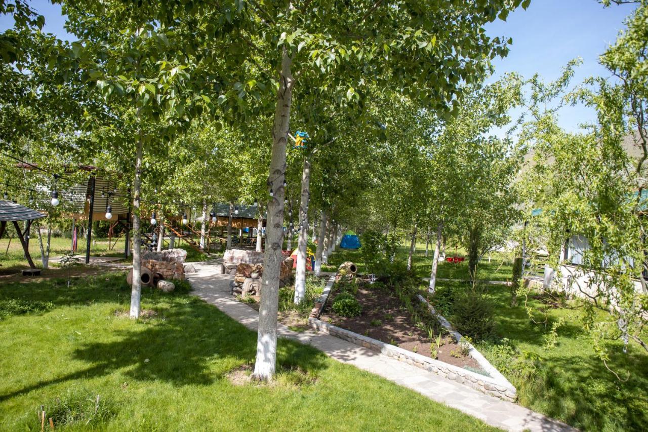 Crossway Camping Yeghegnadzor Bagian luar foto